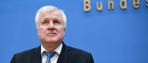 Horst Seehofer (CSU) fordert mehr Vorsicht beim Umgang mit den eigenen Daten.