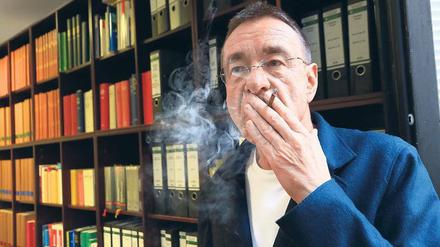 „Lieber ist es mir, dass ein Schuldiger freikommt, als dass wegen Fehlern ein Unschuldiger eingesperrt wird“, sagt Ulrich Dost-Roxin.