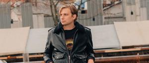 Ganz lässig. Jens Friebe, 43, wohnt in Kreuzberg – sieht sich aber nicht als Lokalpatrioten, wie viele Hip-Hop-Musiker. 
