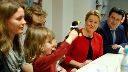 Familienbegleitung. Franziska Giffey und Hubertus Heil bei der Vorstellung ihres "Starke-Familien-Gesetzes" am Mittwoch in Wedding.