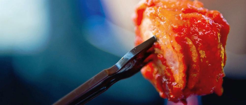 Die Currywurst gibt es im Bundestag täglich in fünf Variationen.