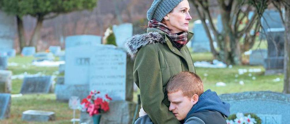 Moderne Pietà: Holly (Julia Roberts) versucht ihren Sohn (Lucas Hedges) aus dem Drogensumpf zu ziehen.