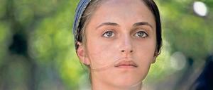 Pauline Burlet als Violette