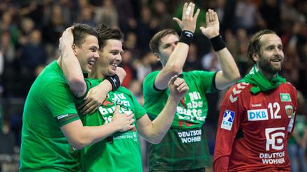 Wird auch im Final Four gefeiert? Die Füchse nach dem Pokal-Coup gegen die Rhein-Neckar Löwen.