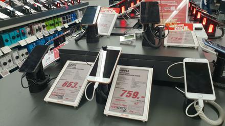 Kein Engpass: Im Berliner Handel kann man alle Modelle kaufen.