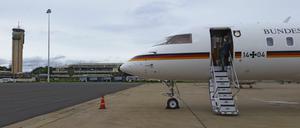 Das Flugzeug der Flugbereitschaft der Bundeswehr, mit dem Bundesentwicklungsminister Gerd Mueller (CSU) nach Afrika geflogen ist.