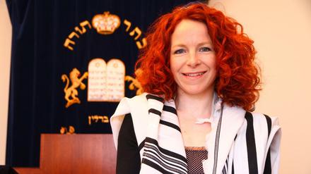 Avitall Gerstetter, die erste deutsche jüdische Kantorin; fotografiert in der Synagoge Oranienburger Straße in Berlin-Mitte für das Thema "Juden in Berlin" für Mehr Berlin. Foto: Thilo Rückeis