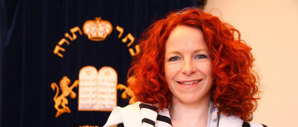 Avitall Gerstetter, die erste deutsche jüdische Kantorin; fotografiert in der Synagoge Oranienburger Straße in Berlin-Mitte für das Thema "Juden in Berlin" für Mehr Berlin. Foto: Thilo Rückeis