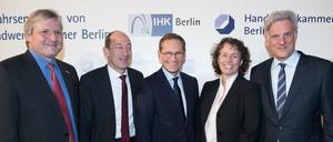 Vor einem Jahr, der Neujahrsempfang der Kammern 2018: Berlins Regierender Bürgermeister Michael Müller (Bildmitte, SPD) mit - von links nach rechts - Jürgen Wittke (Handwerkskammer-Geschäftsführer), Jan Eder (IHK-Geschäftsführer), Beatrice Kramm (IHK-Präsidentin) und Stephan Schwarz (Handwerkskammer-Präsident).
