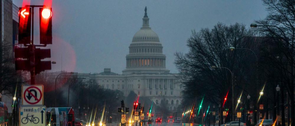 Rote Ampel für die US-Politik. Seit 19 Tagen sind die meisten Ministerien im Zwangsurlaub.