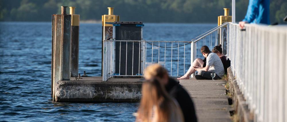 Im Newsletter aus Treptow-Köpenick geht es unter anderem um Maria, die erste Fischerin am Müggelsee.