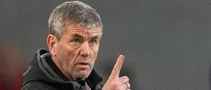 Geht da doch noch was? Friedhelm Funkel und Fortuna Düsseldorf reden wieder über eine Vertragsverlängerung.