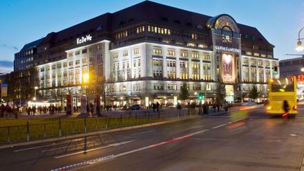 Das Kaufhaus des Westens am Wittenbergplatz zwischen Berlin-Schöneberg und Berlin-Charlottenburg.