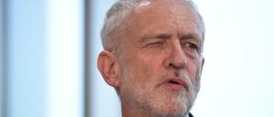 Der britische Oppositionsführer Jeremy Corbyn am Donnerstag bei einem Firmenbesuch im nordenglischen Wakefield.
