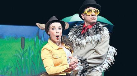 Listig. Maus (Bettina Maria Bauer) und Eule (Nico Brada). 
