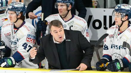 Da geht zu wenig. Stéphane Richer am Sonntag beim Spiel in Wolfsburg.