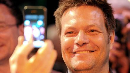Grünen-Chef Robert Habeck hat sich selbst verdammt und von den sozialen Netzwerken ausgeschlossen.