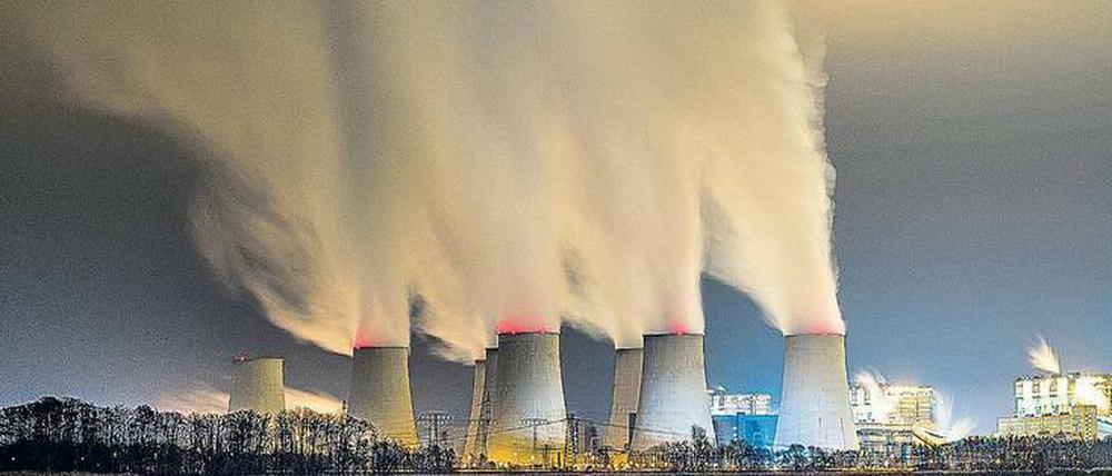 Heiße Luft. Die Zukunft von Kraftwerken wie hier in Jänschwalde in der Lausitz beschäftigt das politische Berlin. 