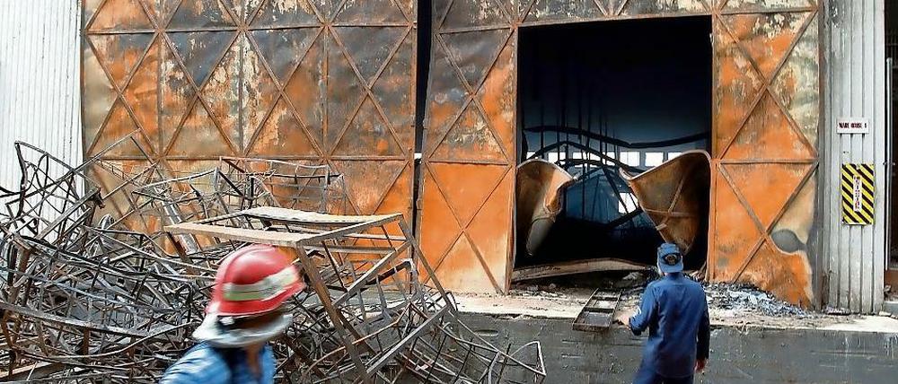 Nur Trümmer blieben von Ali Enterprises in Karatschi nach dem Brand 2012.