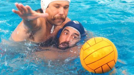 Wasserball-Spielszene aus dem Film "Wasserball und Kommunismus" von und mit Nanni Moretti.