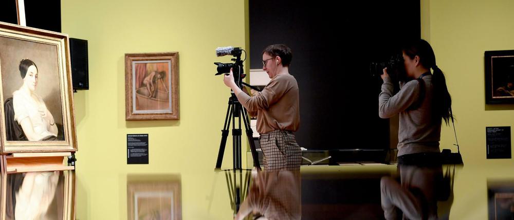 "Portrait einer sitzenden jungen Frau" von Thomas Couture aus dem Kunstfund Gurlitt wurde als NS-Raubkunst identifiziert und an die Nachkommen zurückgegeben. 