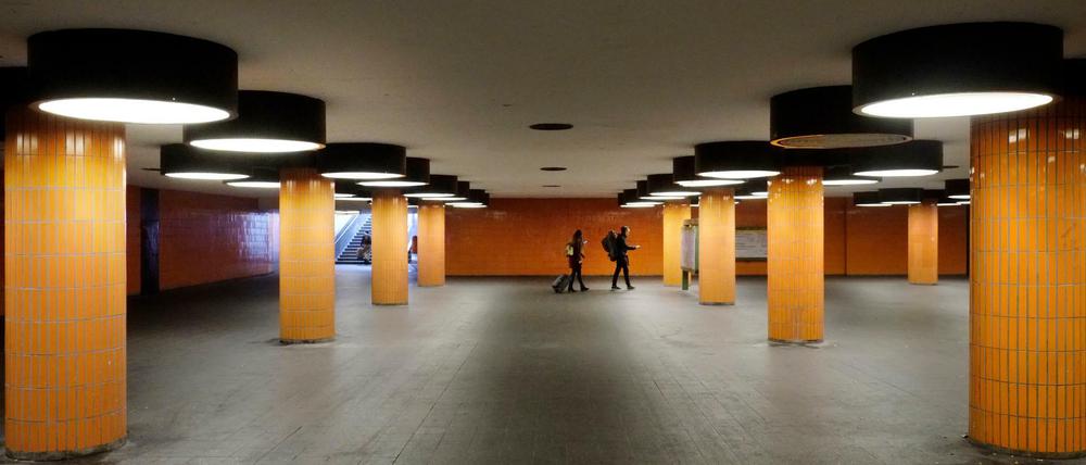 Hier wird gern mal hausiert, hingepinkelt, Dreck entsorgt. Bekannt aus vielen Filmszenen: der ICC-Tunnel.