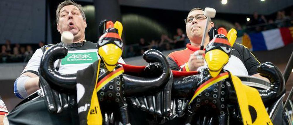 Die deutschen Fans machen in Berlin gute Stimmung.