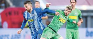 Zweikämpfer. Vedad Ibisevic (links, hier gegen Gladbachs Mickael Cuisance) will noch nicht aufhören.