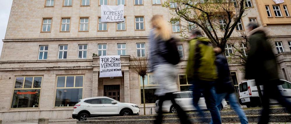 Umstrittener Deal: Der Senat schnappte der Deutsche Wohnen hunderte Wohnungen in der Karl-Marx-Alle weg.