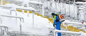 In Ruhpolding selbst haben zahlreiche Helfer für reguläre Bedingungen gesorgt. Das Problem sind nun aber die Zufahrtswege.