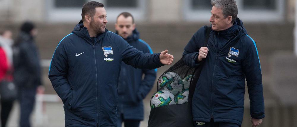 Rainer, wohin? Nach Stuttgart, Pal. Herthas Coach Pal Dardai (l.) und sein Co-Trainer Rainer Widmayer gehen bald getrennte Wege.