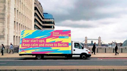 Wenn's denn sein muss: Die FDP versuchte den drohenden Brexit schon 2016 mit Humor zu nehmen.