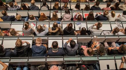In Zukunft sollen mehr junge Menschen vom Bafög profitieren. 