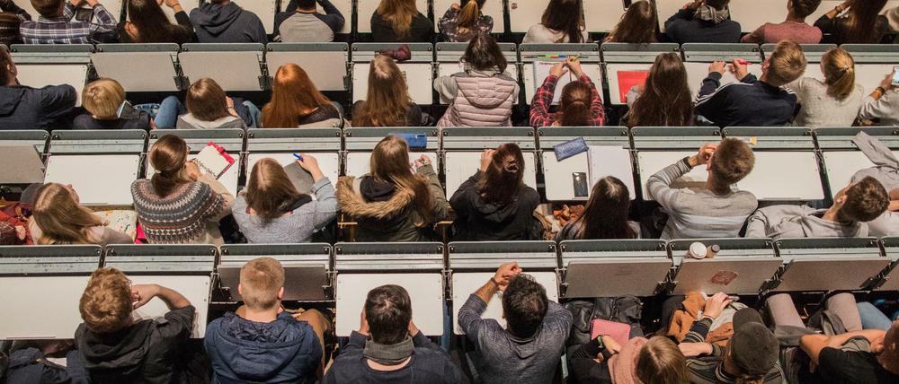 In Zukunft sollen mehr junge Menschen vom Bafög profitieren.