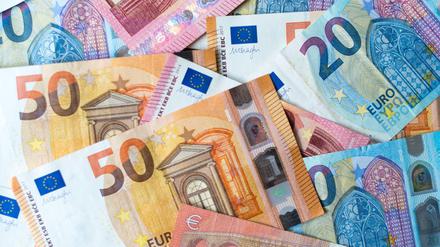 Erstmals übertraf das Geldvermögen der Deutschen die Schwelle von sechs Billionen Euro.