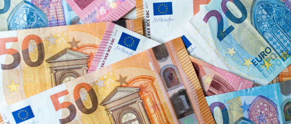 Erstmals übertraf das Geldvermögen der Deutschen die Schwelle von sechs Billionen Euro.