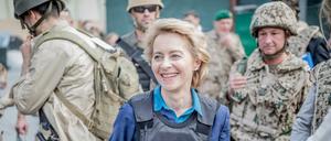 Verteidigungsministerin Ursula von der Leyen (CDU) beim Truppenbesuch in Afghanistan. 