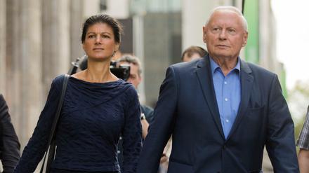 Sammeln, auch am rechten Rand: Linksfraktionschefin Sahra Wagenknecht, Gatte und Genosse Oskar Lafontaine. 