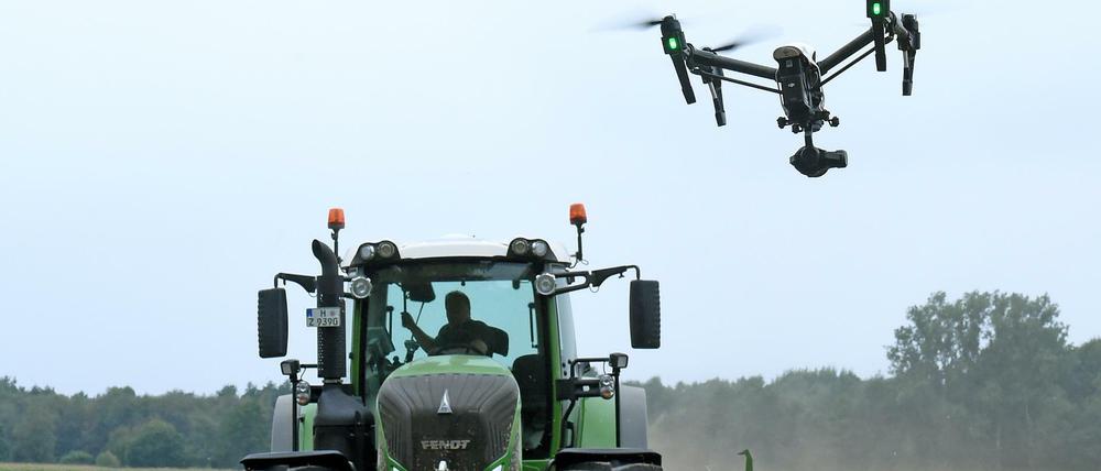 Mit Trecker und Technik: So geht Landwirtschaft heute.