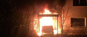 Im Februar 2018 wurde in Neukölln das Auto von Linken-Politiker Ferat Kocak angezündet. Die Täter waren vermutlich Neonazis. 
