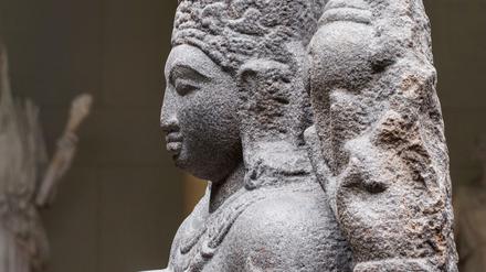 Die Figur wurde 1963 über eine New Yorker Galerie vom Berliner Museum für Indische Kunst gekauft.