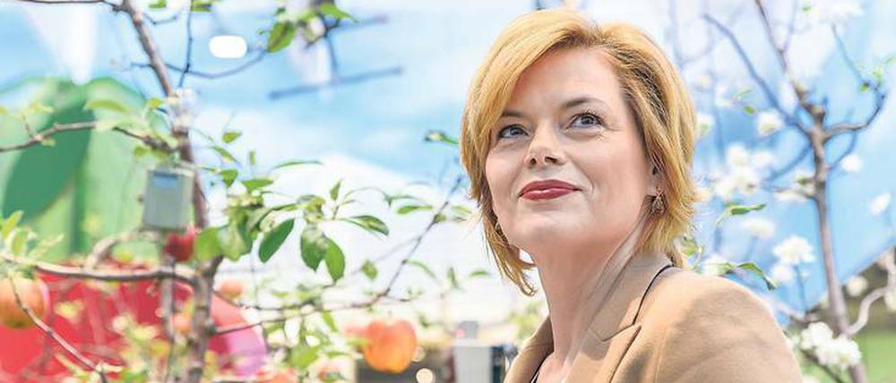 Lebensmittel sind für sie Mittel zum Leben. Sie weiß ein gutes Stück Land zu schätzen und hält zugleich die Digitalisierung für eine große Chance: Julia Klöckner versucht, Tradition und modernes Leben miteinander zu verbinden.