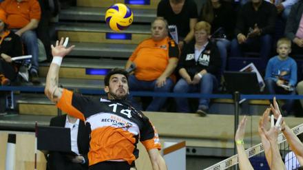 Nicolas Le Goff will konzentrierter auf den Ball schlagen.