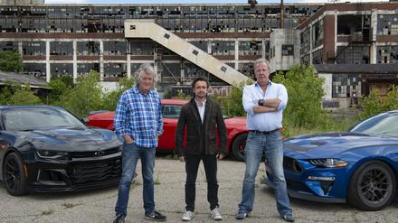 Echte Autonarren: James May, Richard Hammond und Jeremy Clarkson (v.l.n.r.) auf großer Tour. 