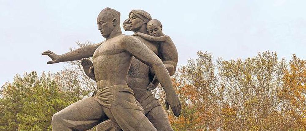 In Taschkent erinnert das Denkmal der Tapferkeit an die Opfer des Erdbebens im Jahr 1966, das die Hauptstadt völlig zerstörte.