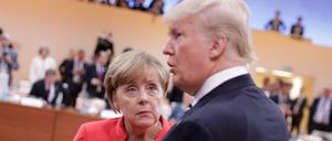 Die politischen Beziehungen zwischen Donald Trump und Angela Merkel (CDU) waren geprägt von Schwierigkeiten. 