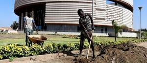 Am 6. Dezember 2018 eröffnete das Musée des civilisations noires („Museum der schwarzen Zivilisationen“) in Dakar.