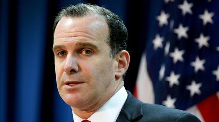 Kritisch gegenüber seinem alten Arbeitgeber und dessen Syrien-Politik: Brett McGurk, ehemaliger US-Sonderbeauftragter für die Anti-IS-Koalition, hier auf einer Pressekonferenz in der US-Botschaft. 