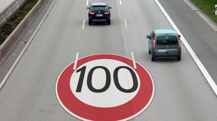 Verkehrspsychologen rat zu 100 km/h als Richtgeschwindigkeit. 