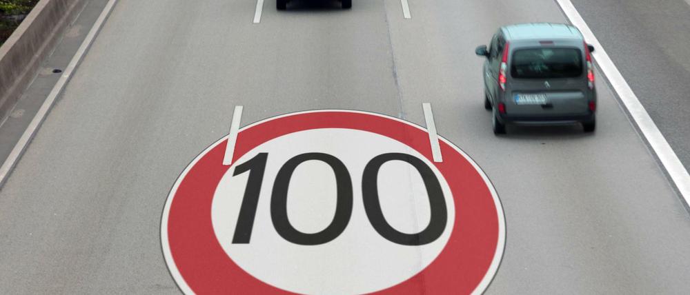 Verkehrspsychologen rat zu 100 km/h als Richtgeschwindigkeit.